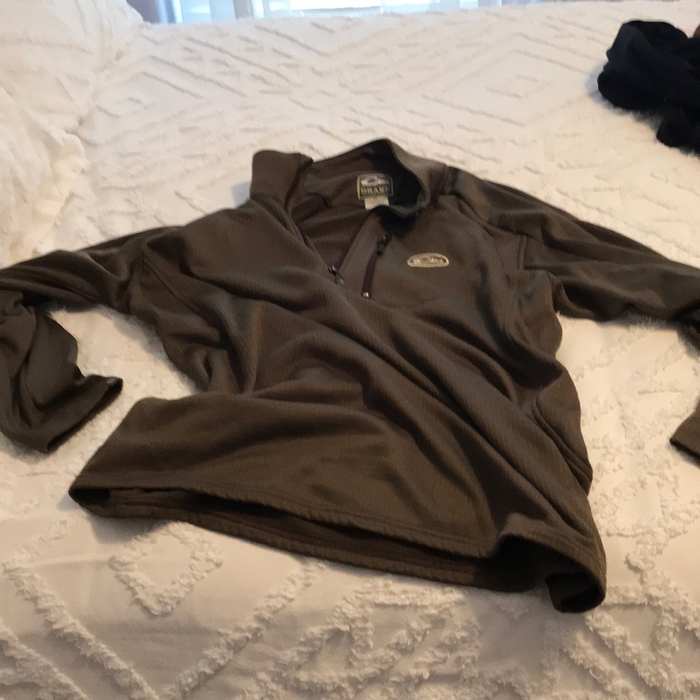 This is Slightly used drake quarter zip pullover